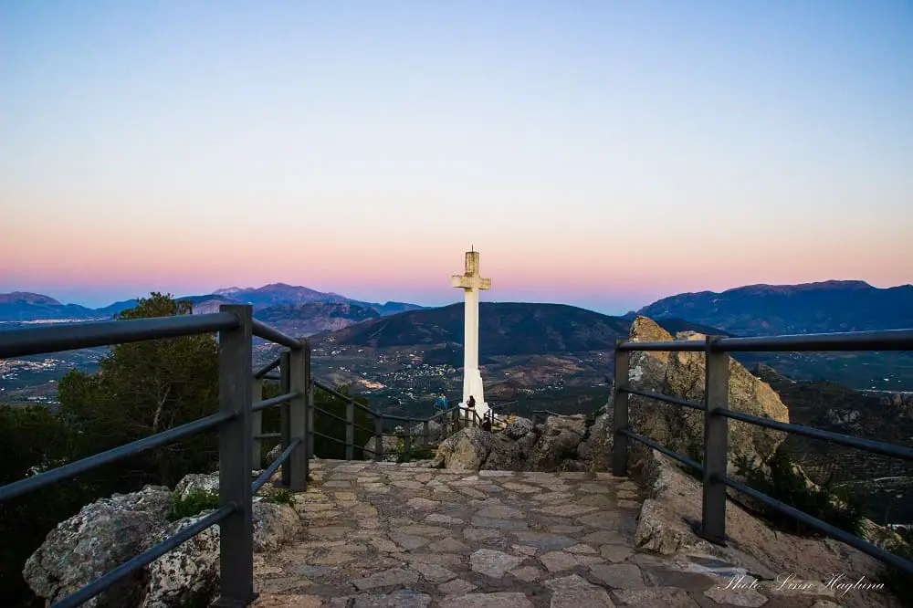 What to do in Jaen Spain - sunset at the castle lookout