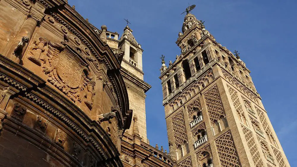 Seville winter weather - La Giralda