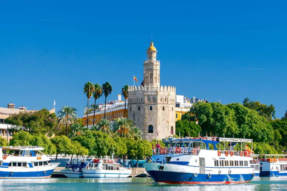 Boat tours in Seville