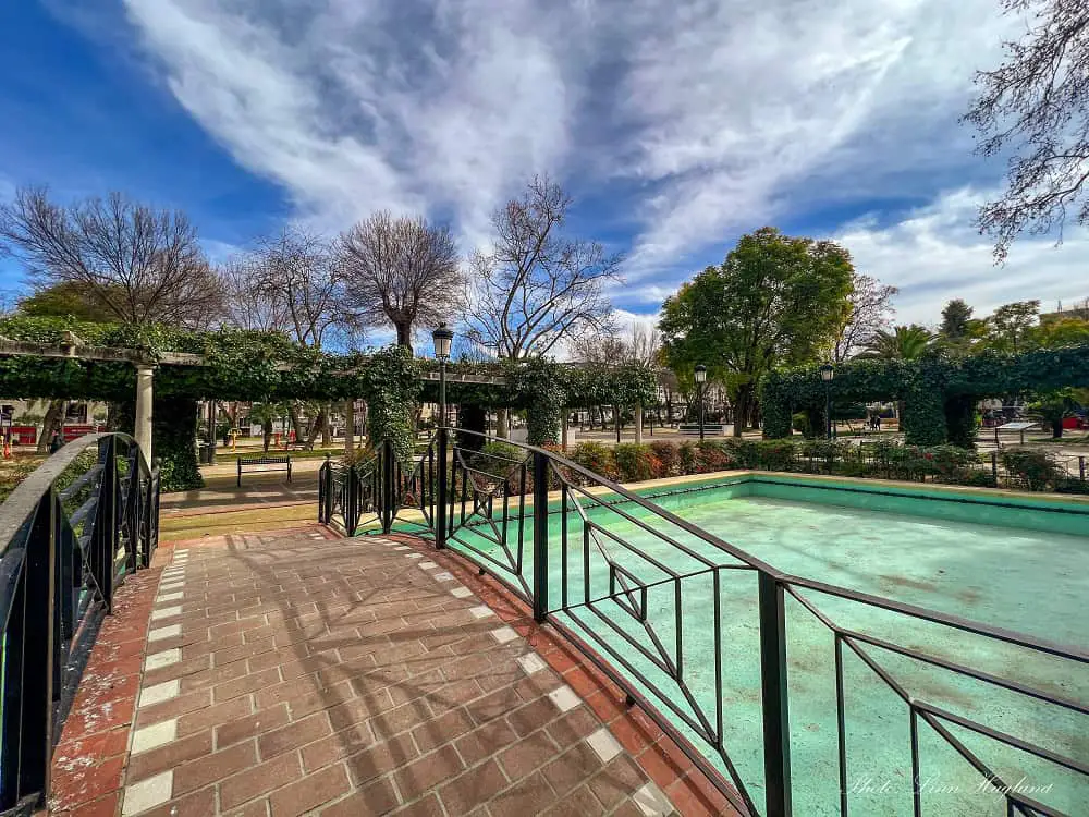 Water scapes and trees in a park in Lucena.